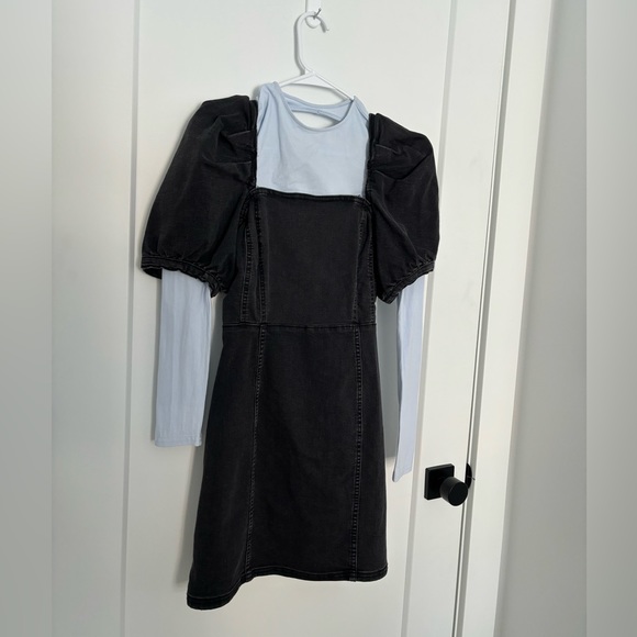 ‼️SOLD‼️ Puff Shoulder Mini Dress - Picture 1 of 7